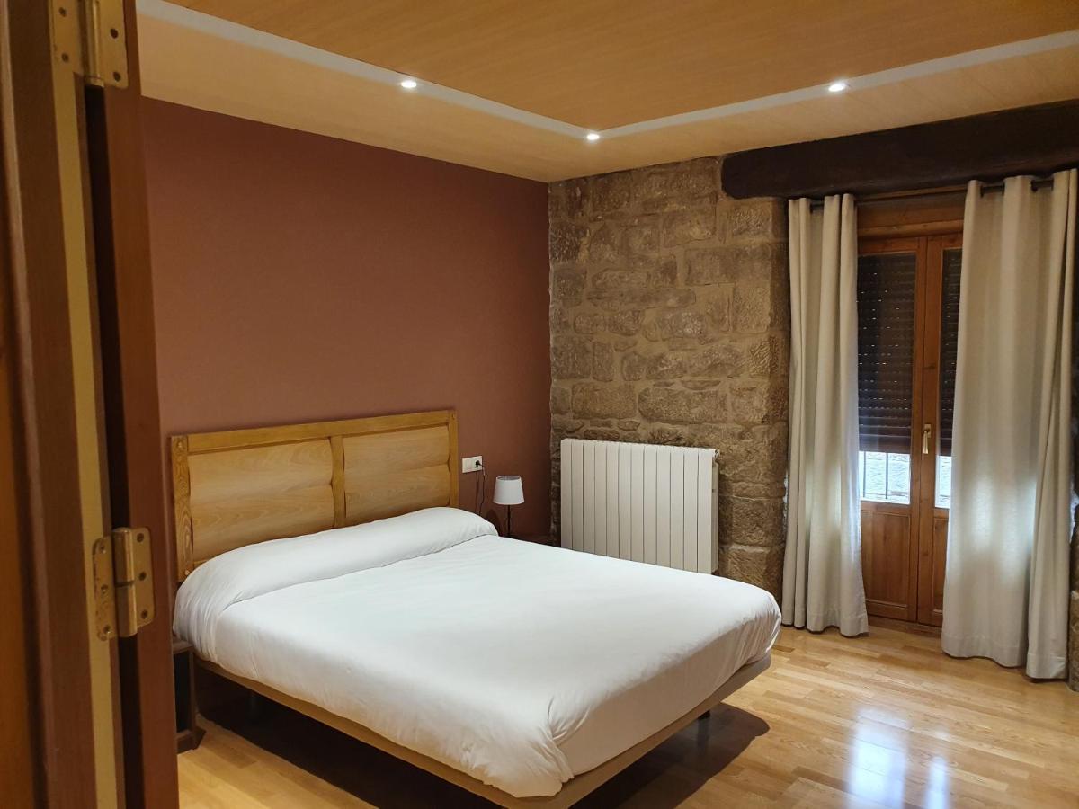 Hostal Rural 18 de Abril Olite Exterior foto